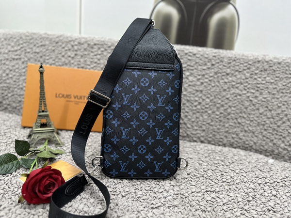 ルイヴィトンバッグ背面デザイン